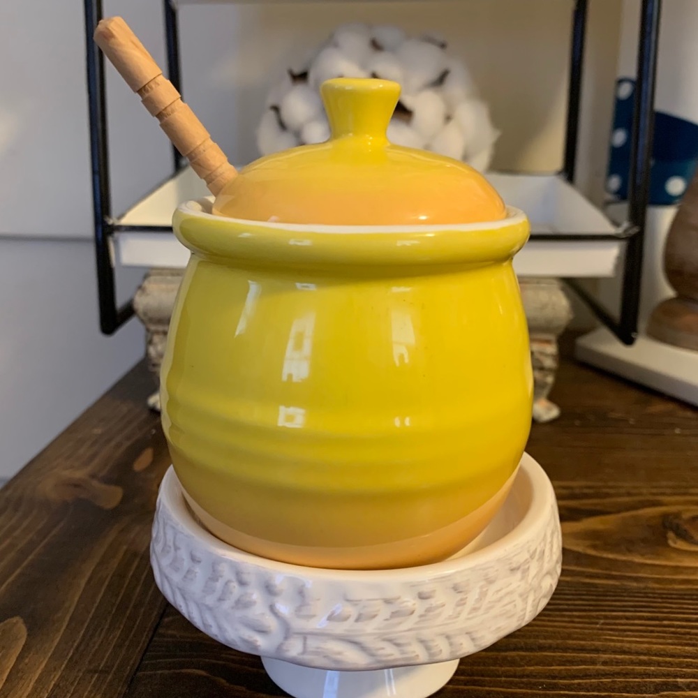 Ceramic honey pot